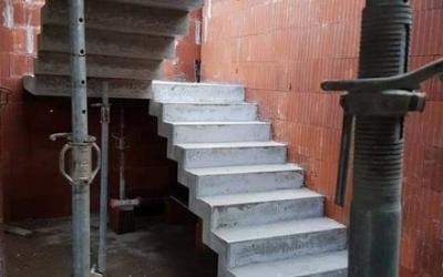 Chantier escalier béton